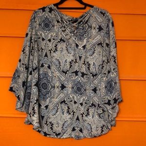 Sami & Jo 1X blue flowy top